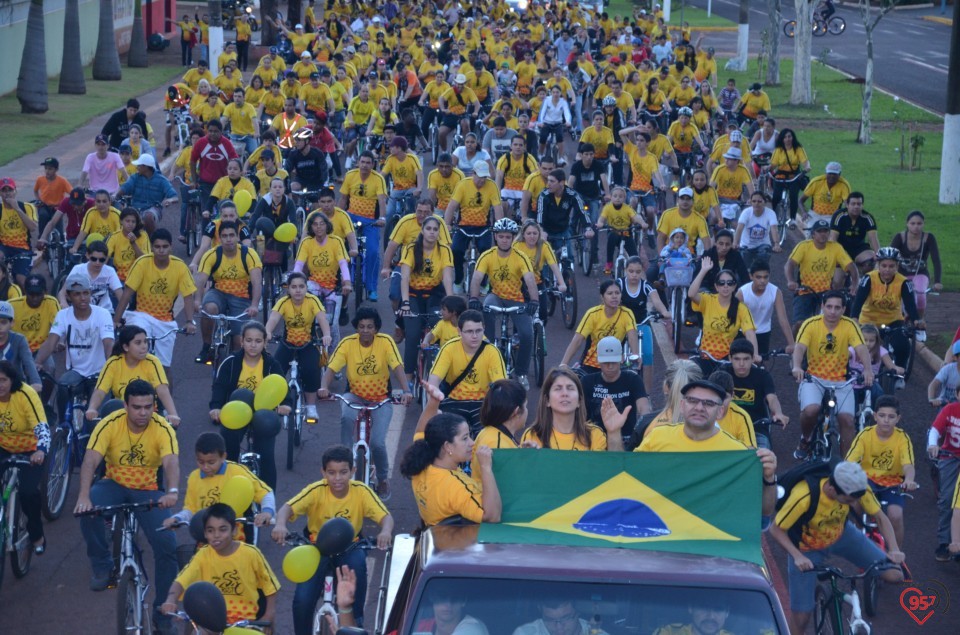 2° 'Pedal Cristo' reúne centenas de ciclistas em Dourados