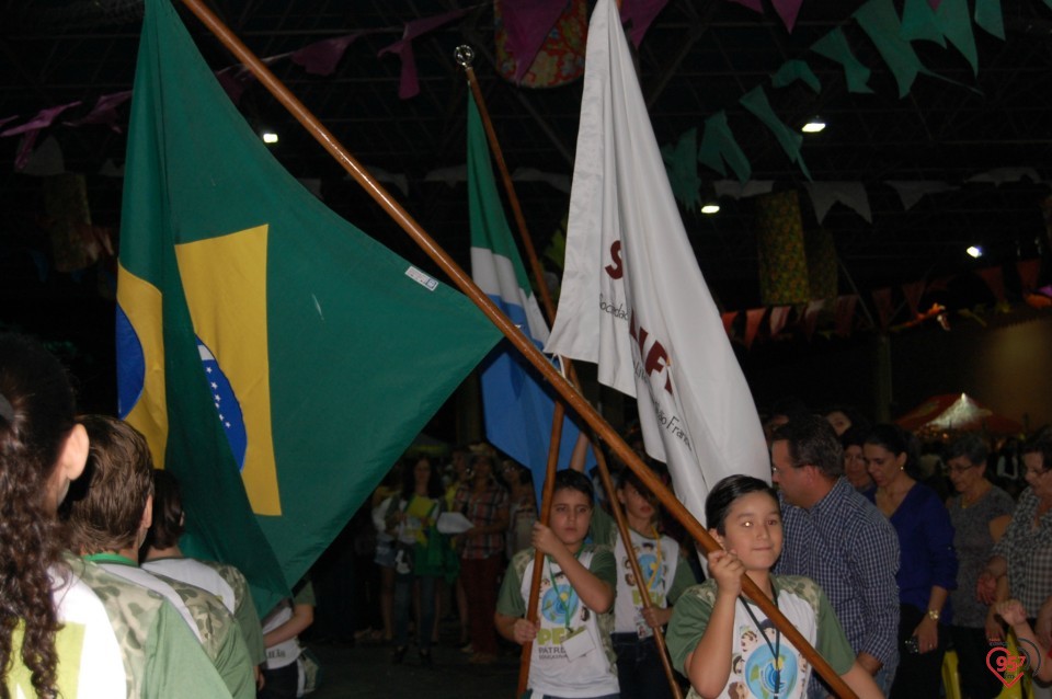 Grande público prestigia tradicional festa Junina da EIC