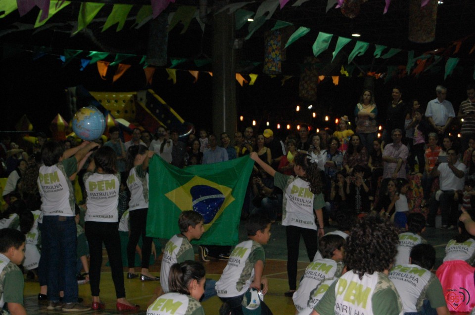 Grande público prestigia tradicional festa Junina da EIC
