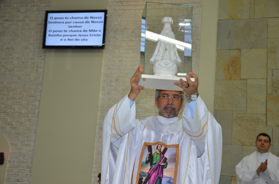 Padre Otair : 20 anos de sacerdócio com muitas homenagens