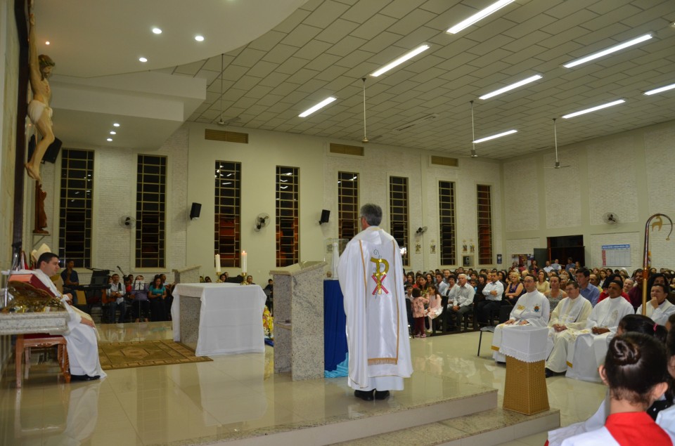Padre Otair : 20 anos de sacerdócio com muitas homenagens