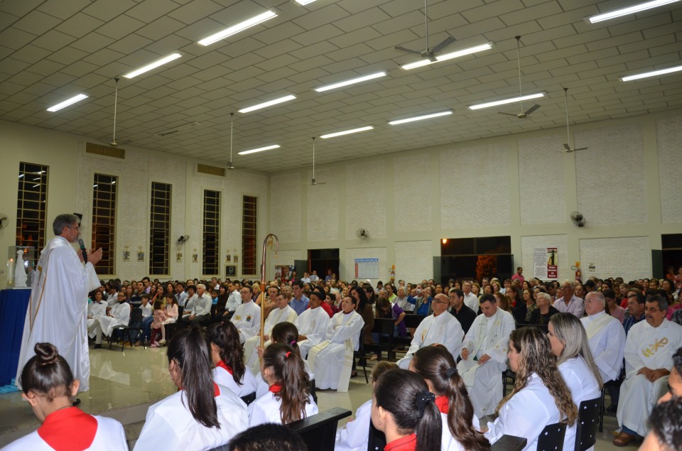 Padre Otair : 20 anos de sacerdócio com muitas homenagens