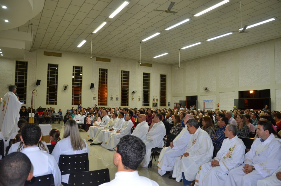 Padre Otair : 20 anos de sacerdócio com muitas homenagens