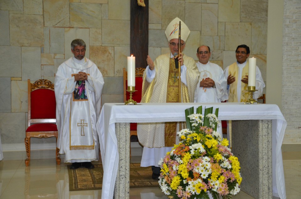 Padre Otair : 20 anos de sacerdócio com muitas homenagens