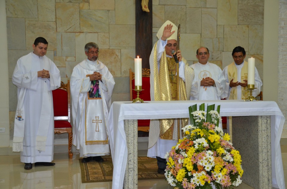 Padre Otair : 20 anos de sacerdócio com muitas homenagens