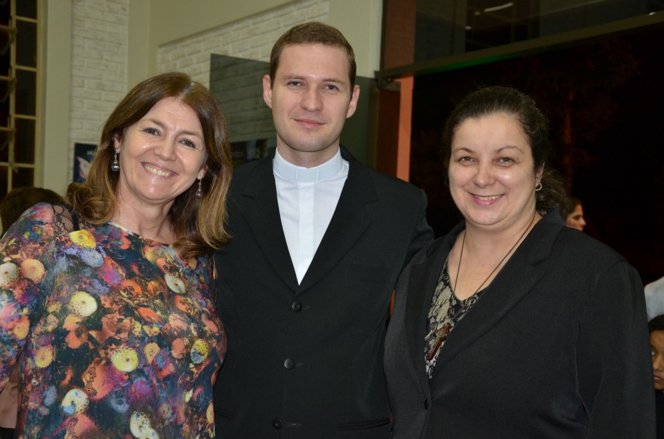 Padre Otair : 20 anos de sacerdócio com muitas homenagens