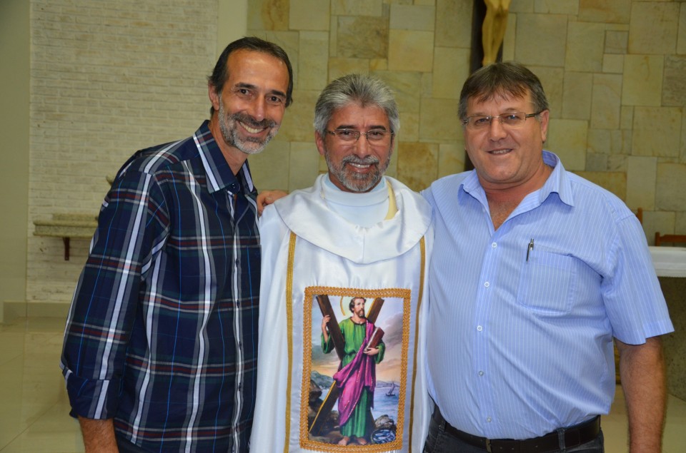 Padre Otair : 20 anos de sacerdócio com muitas homenagens
