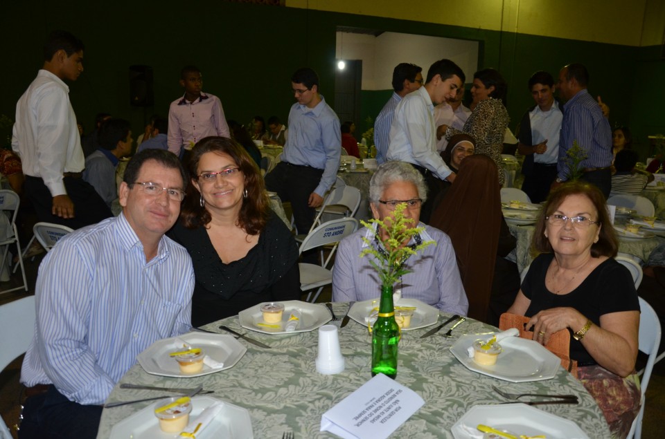 Padre Otair : 20 anos de sacerdócio com muitas homenagens