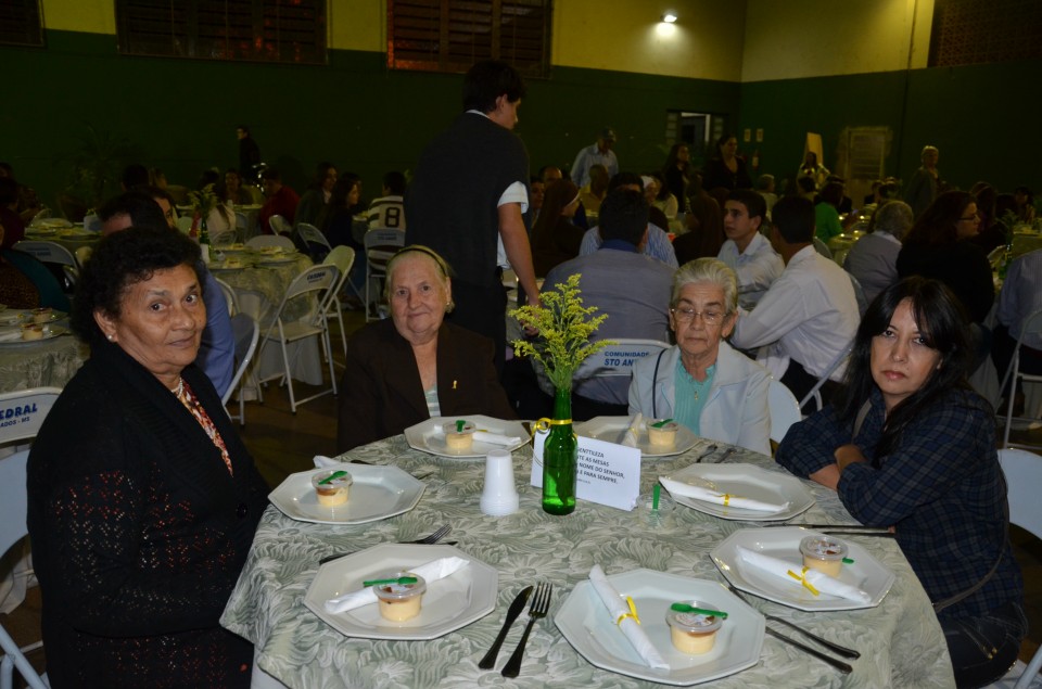 Padre Otair : 20 anos de sacerdócio com muitas homenagens