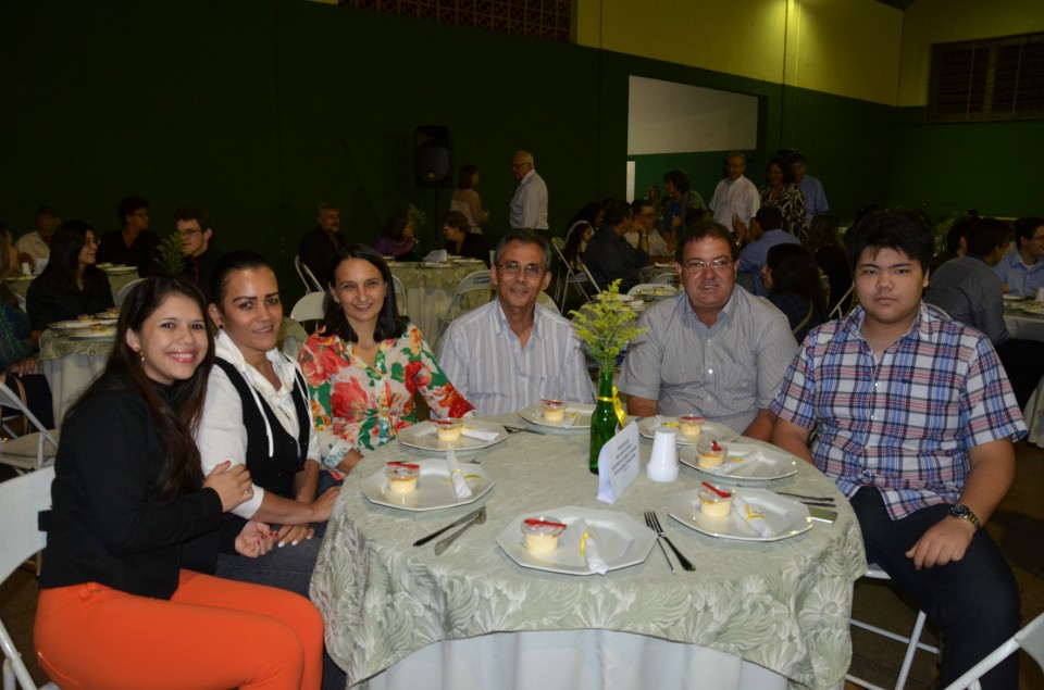 Padre Otair : 20 anos de sacerdócio com muitas homenagens