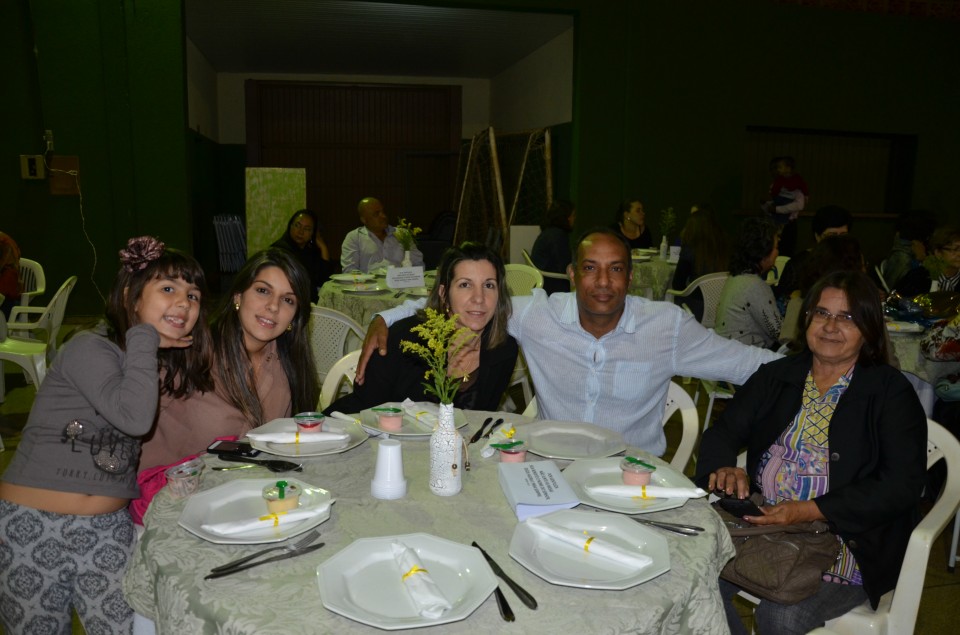 Padre Otair : 20 anos de sacerdócio com muitas homenagens