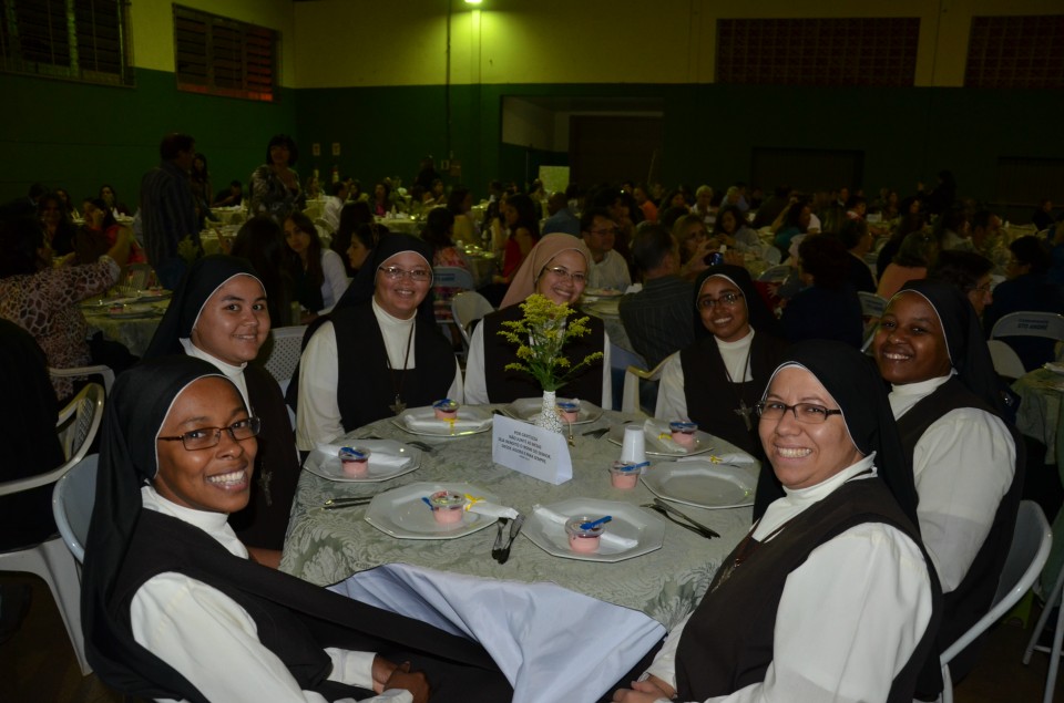 Padre Otair : 20 anos de sacerdócio com muitas homenagens