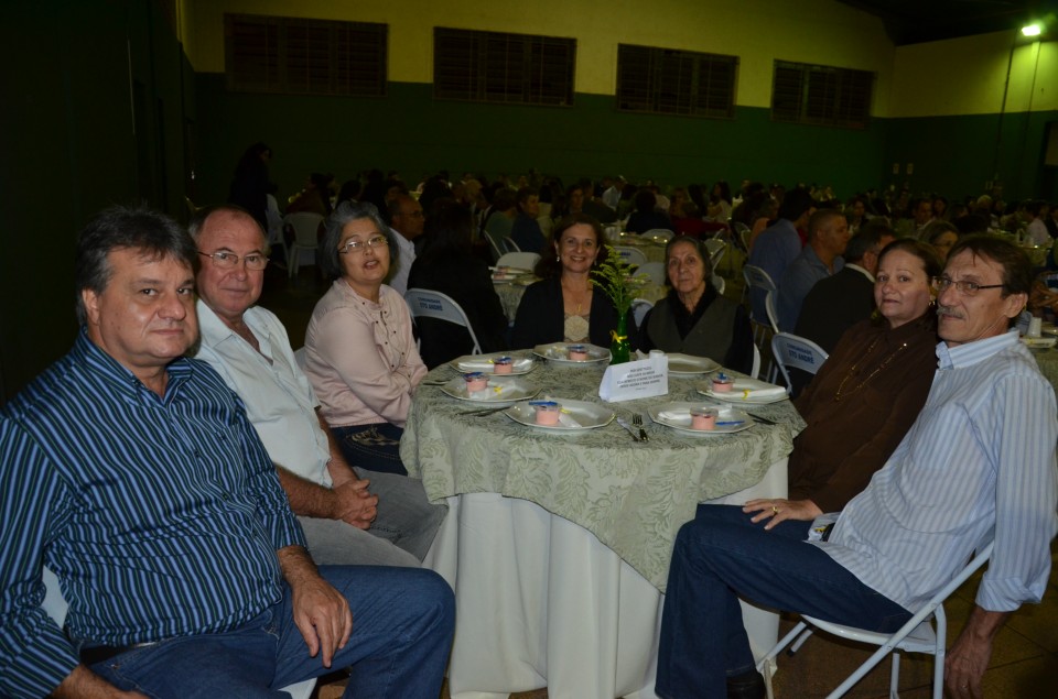 Padre Otair : 20 anos de sacerdócio com muitas homenagens