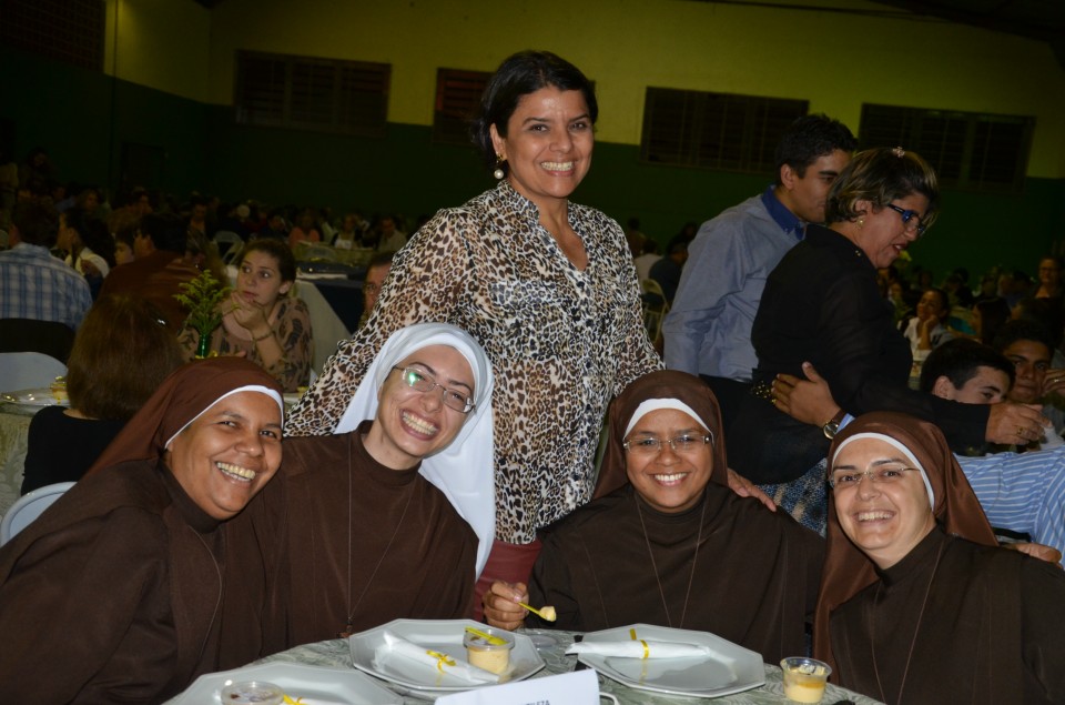 Padre Otair : 20 anos de sacerdócio com muitas homenagens