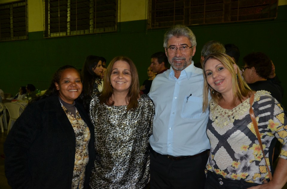 Padre Otair : 20 anos de sacerdócio com muitas homenagens
