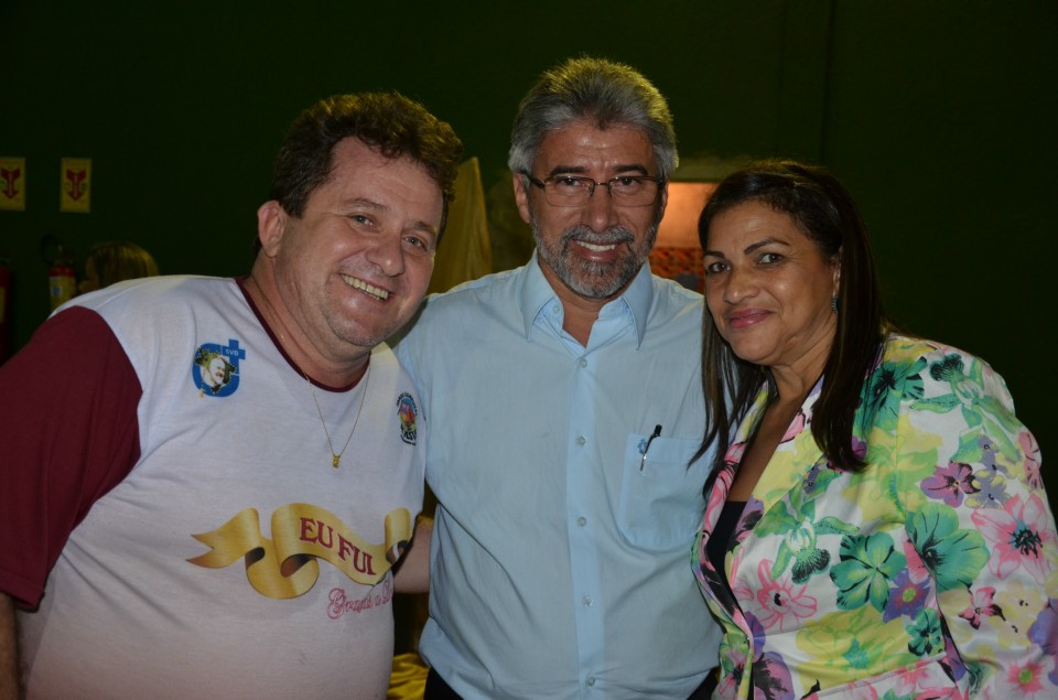 Padre Otair : 20 anos de sacerdócio com muitas homenagens