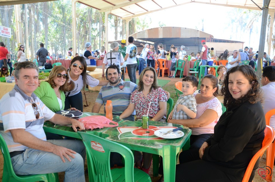 Padre Gregório comemora mais um ano de vida e recebe o carinho dos amigos