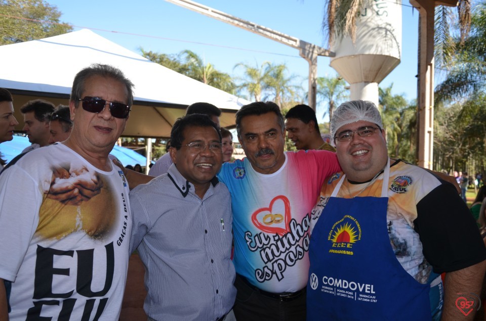 Padre Gregório comemora mais um ano de vida e recebe o carinho dos amigos