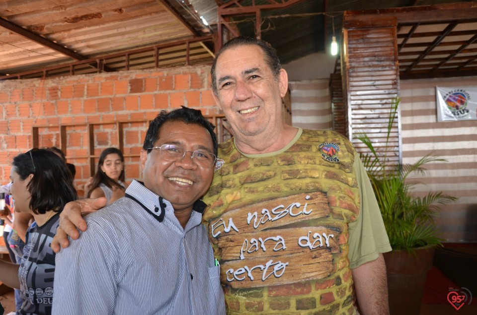 Padre Gregório comemora mais um ano de vida e recebe o carinho dos amigos