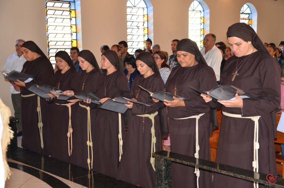 Missa de renovação dos votos evangélicos das irmãs da Toca de Assis