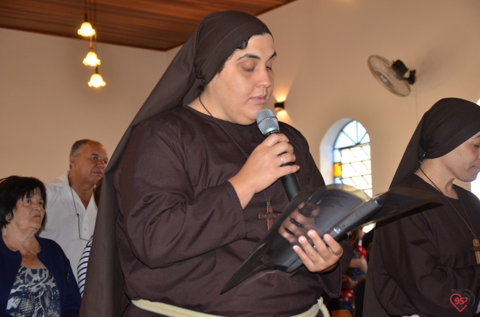 Missa de renovação dos votos evangélicos das irmãs da Toca de Assis