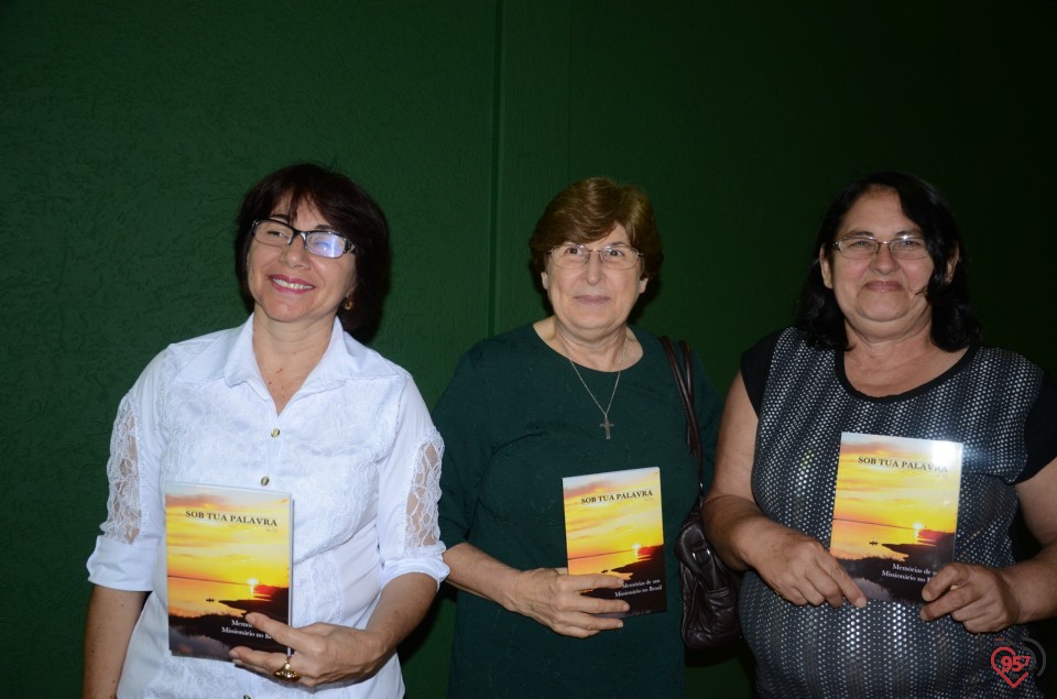Lançamento de biografia de dom Alberto reúne fiéis e amigos no CEIA