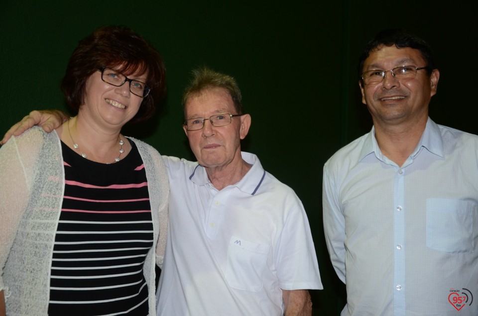 Lançamento de biografia de dom Alberto reúne fiéis e amigos no CEIA