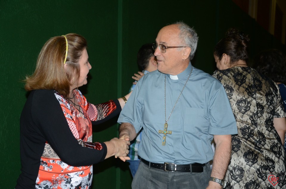 Lançamento de biografia de dom Alberto reúne fiéis e amigos no CEIA