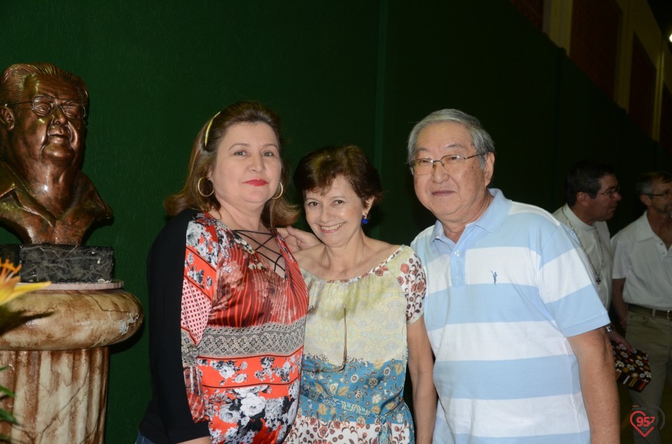 Lançamento de biografia de dom Alberto reúne fiéis e amigos no CEIA