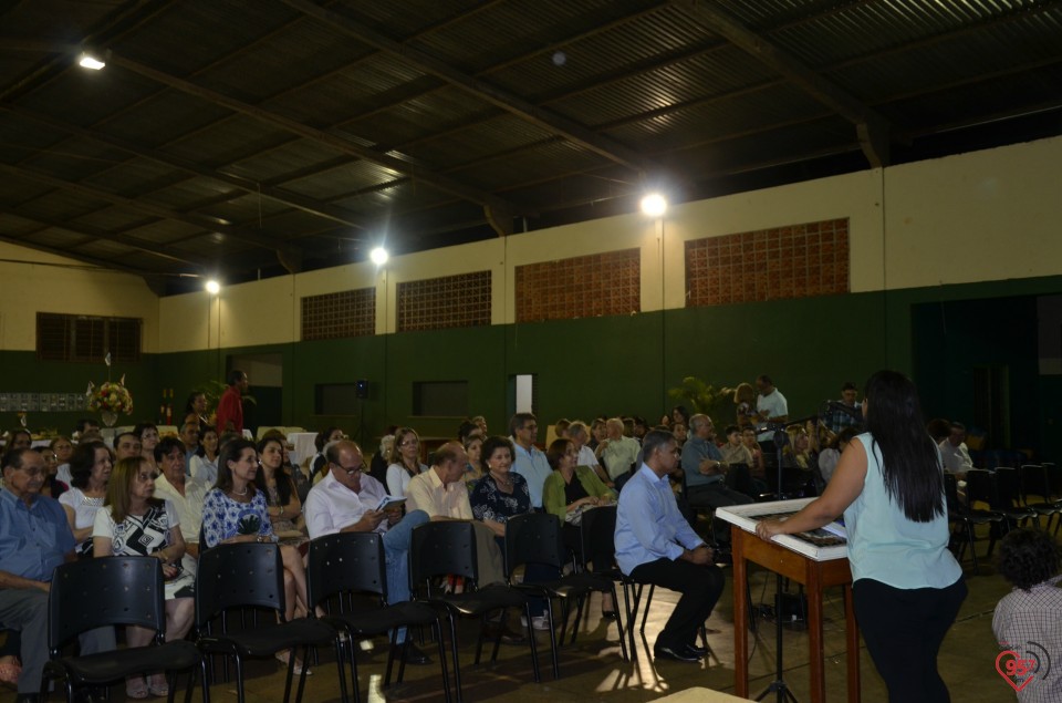 Lançamento de biografia de dom Alberto reúne fiéis e amigos no CEIA