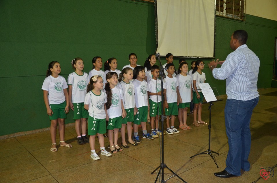 Lançamento de biografia de dom Alberto reúne fiéis e amigos no CEIA
