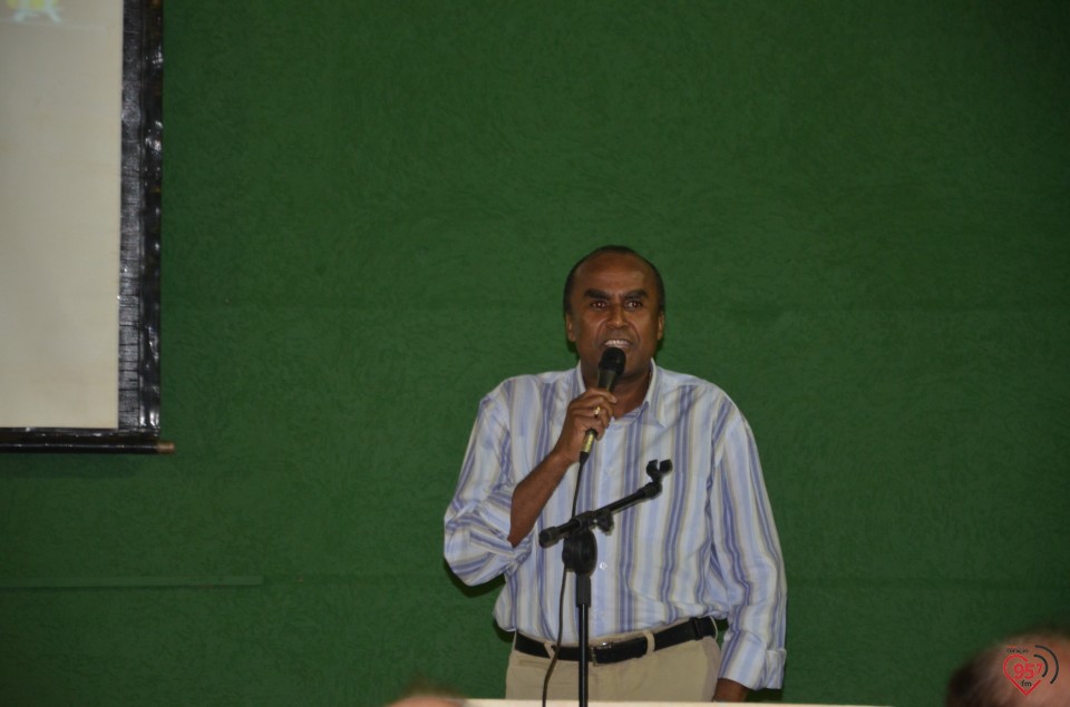 Lançamento de biografia de dom Alberto reúne fiéis e amigos no CEIA