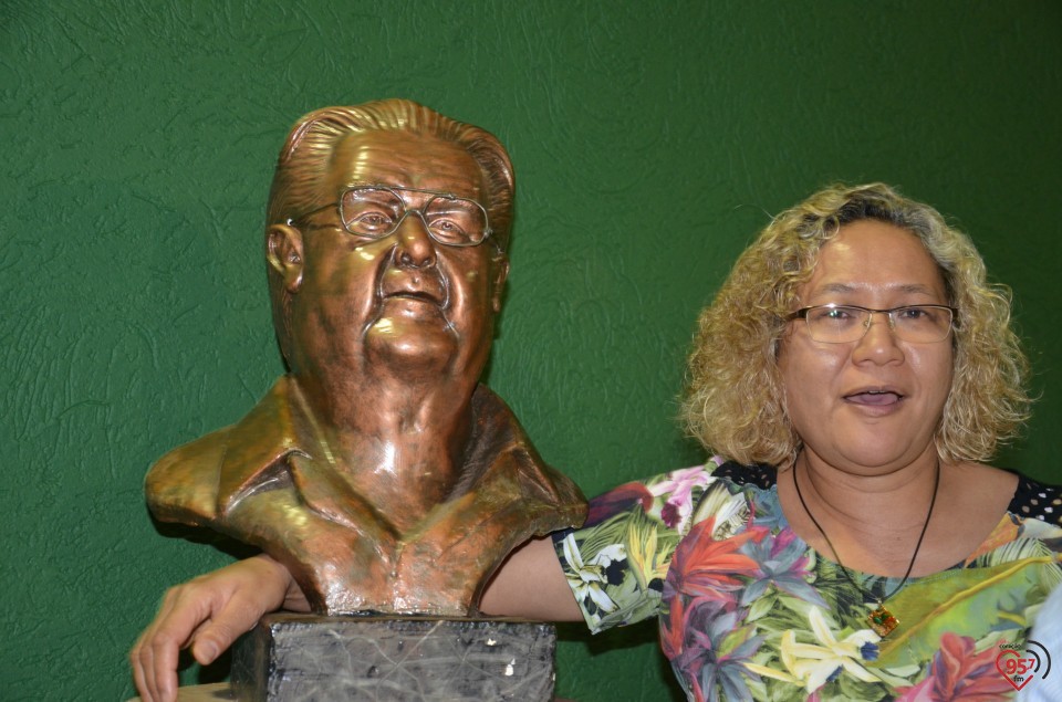 Lançamento de biografia de dom Alberto reúne fiéis e amigos no CEIA