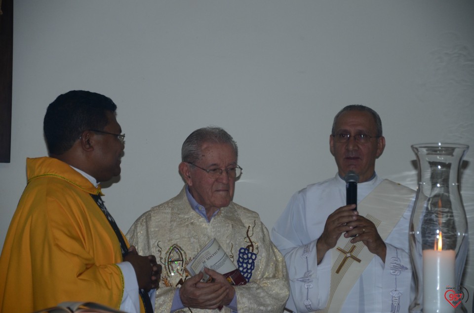 Padres Wilibrodus e Aroldo comemoram data festiva em celebração