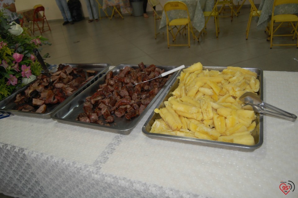 Almoço da 'Casa da Esperança' na Paróquia São Carlos