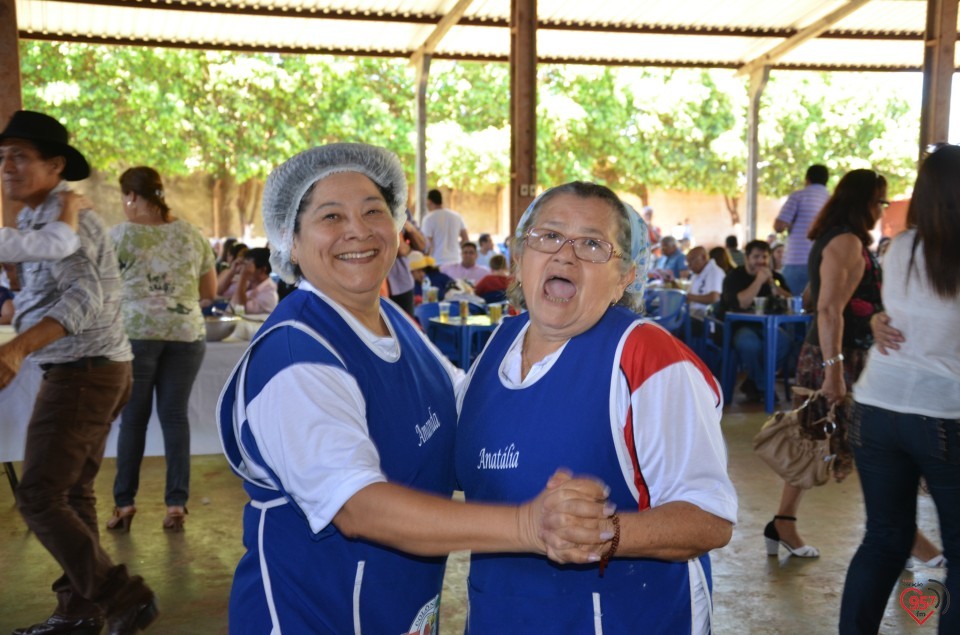 Colônia paraguaia promove almoço dançante