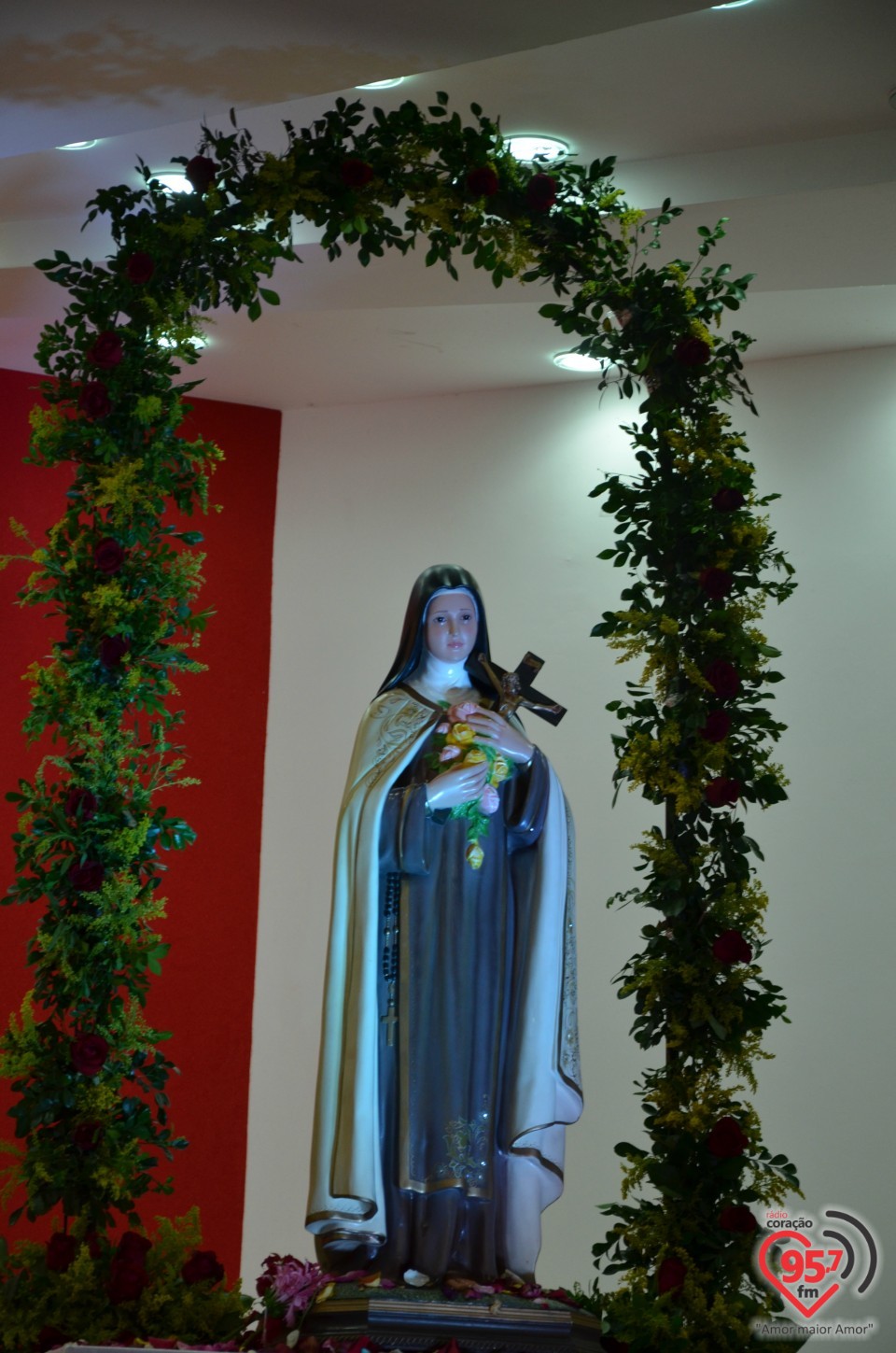 Paróquia Santa Teresinha: Dia da padroeira com encerramento da novena