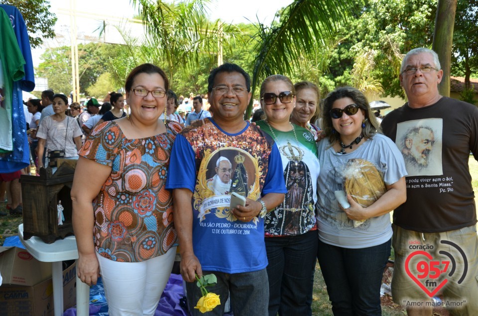 Milhares de fiéis peregrinam até a Vila São pedro em homenagem a Nossa Senhora