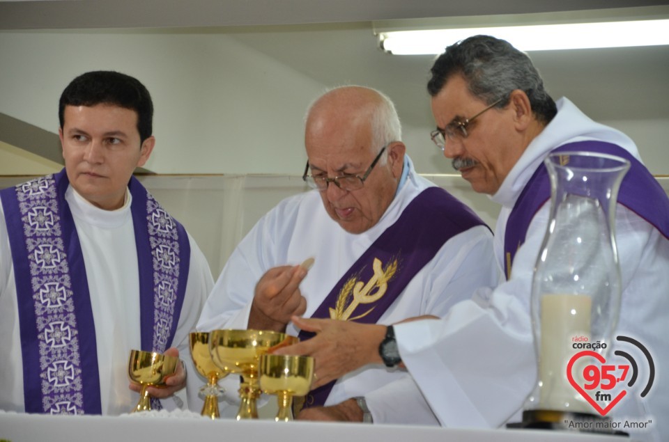 Dom Redovino celebra missa pela alma de dom Alberto Först