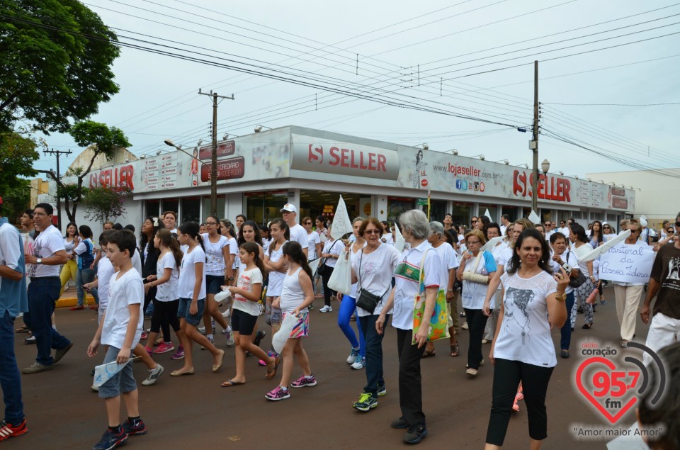 8ª Caminhada pela PAZ reúne centenas de pessoas