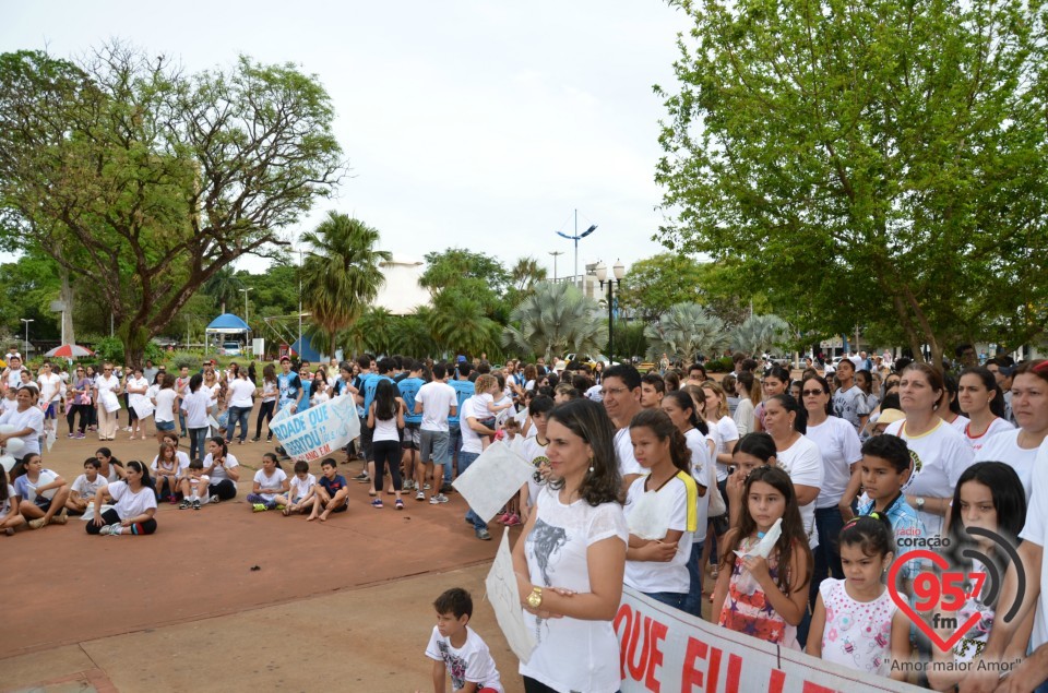 8ª Caminhada pela PAZ reúne centenas de pessoas