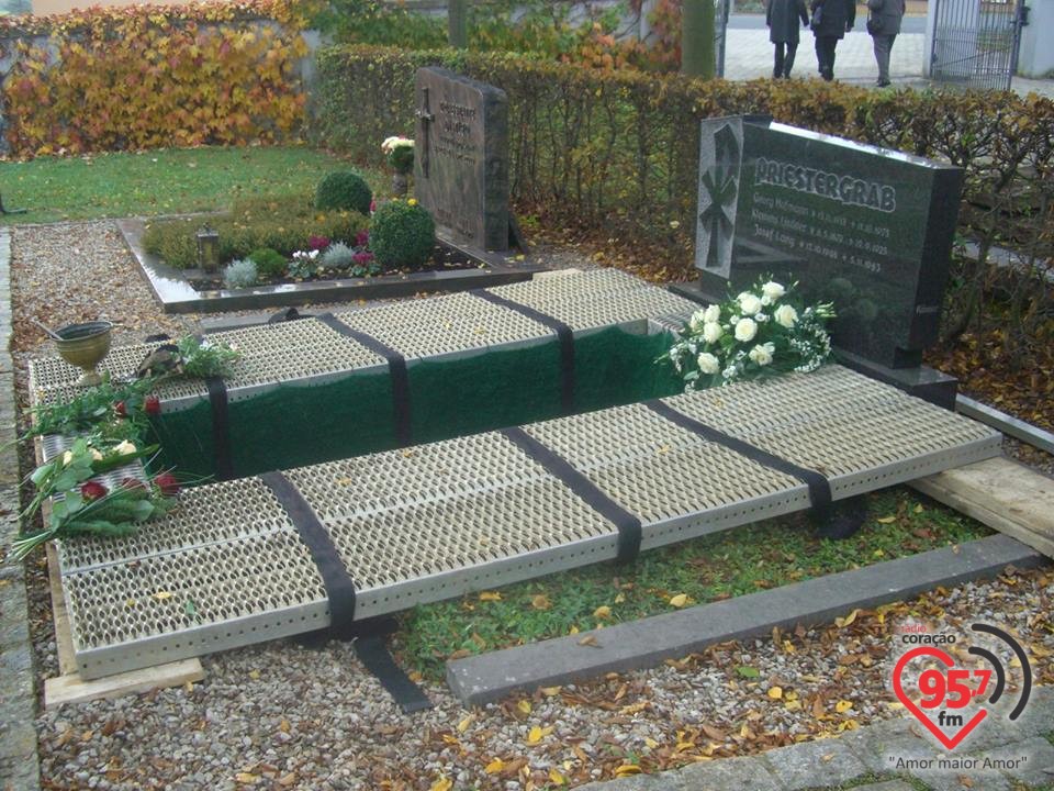 Dom Alberto Johannes Först é sepultado na Alemanha