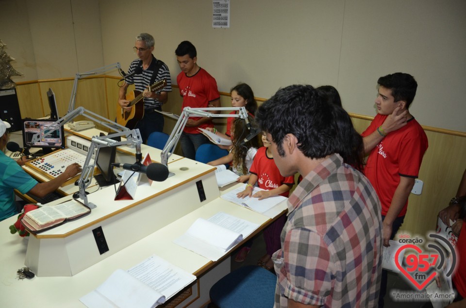 Coral Santa Clara se apresenta na Rádio Coração