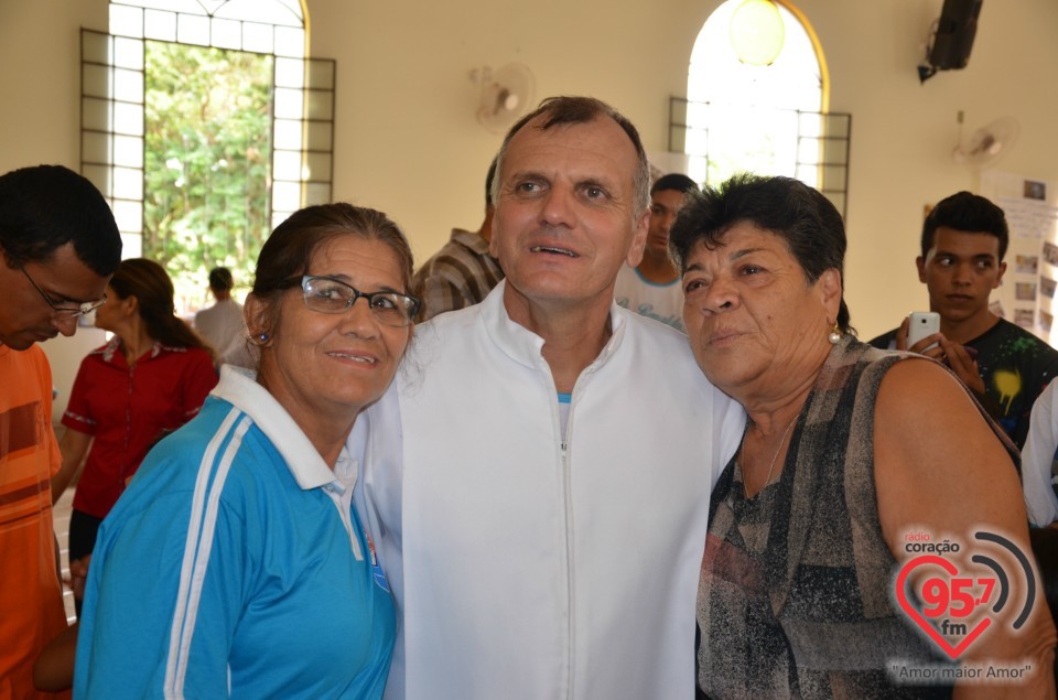 Emoção e homenagens marcam despedida do Pe. Renaldo Lopes