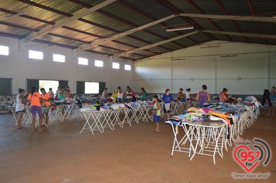 Bazar da Pechincha em prol da Rádio Coração