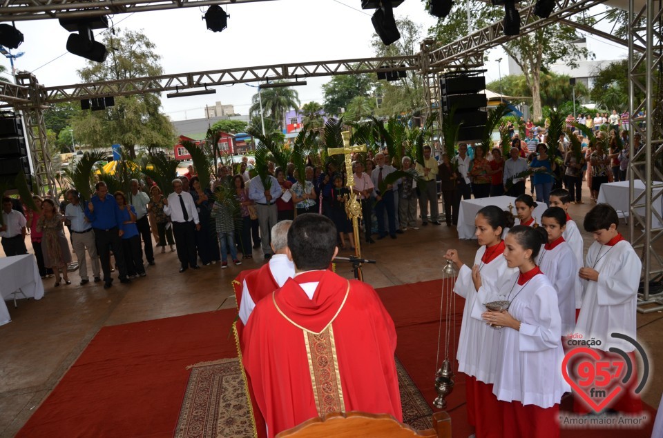 Missa de Ramos na catedral de Dourados