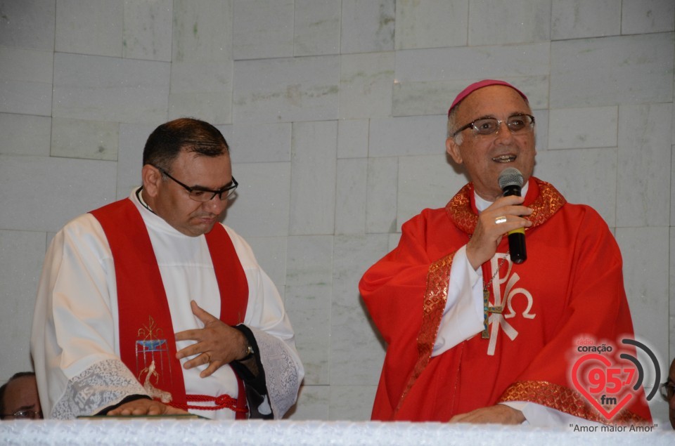 Pe. Leão Pedro toma posse como pároco da São Carlos