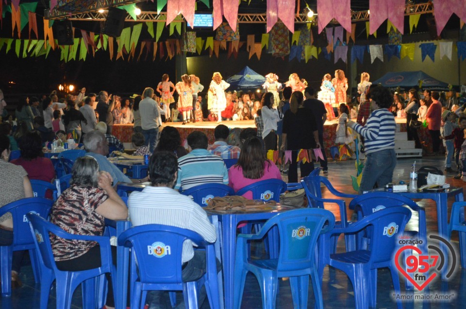 Festa junina do Jubileu da EIC é sucesso de público