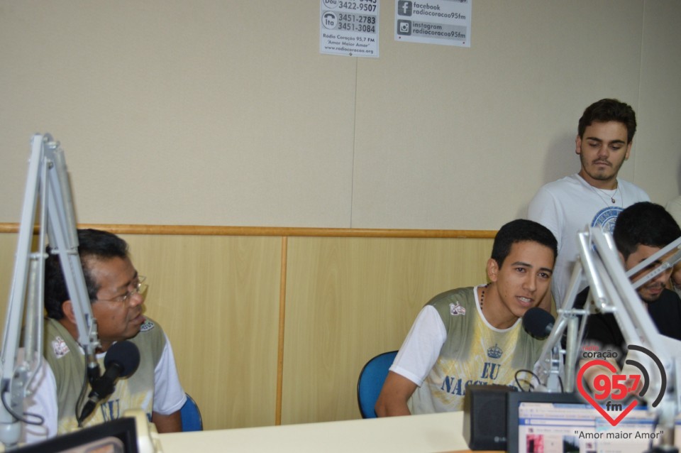 Campistas do 8º Juvenil dão testemunho na Rádio Coração