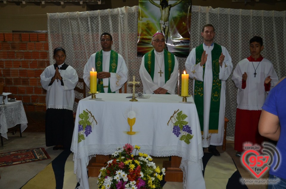 Dom Redovino preside missa na comunidade Santa Edviges